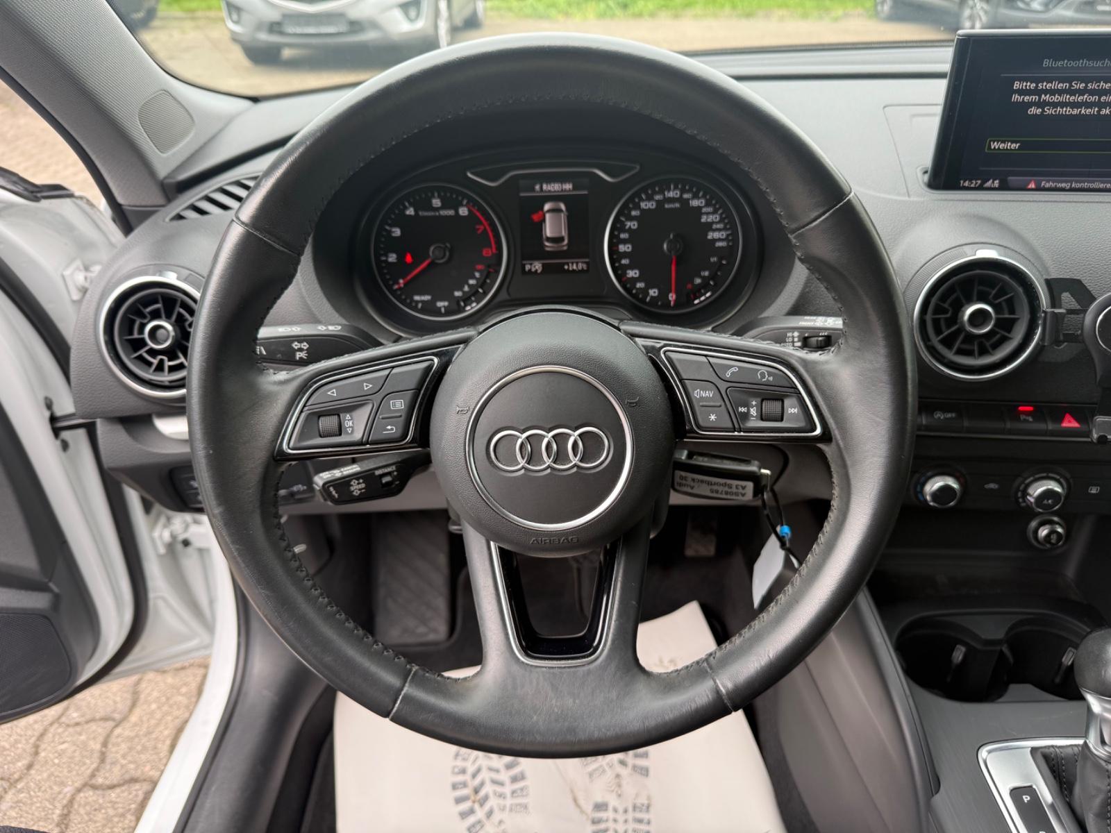Audi A3 Sportback 30 TFSI / LED / Fahrassistenz