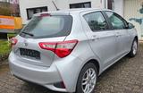 Toyota Yaris 1,5-l-Dual-VVT-iE - - Toyota Yaris: Von Privat