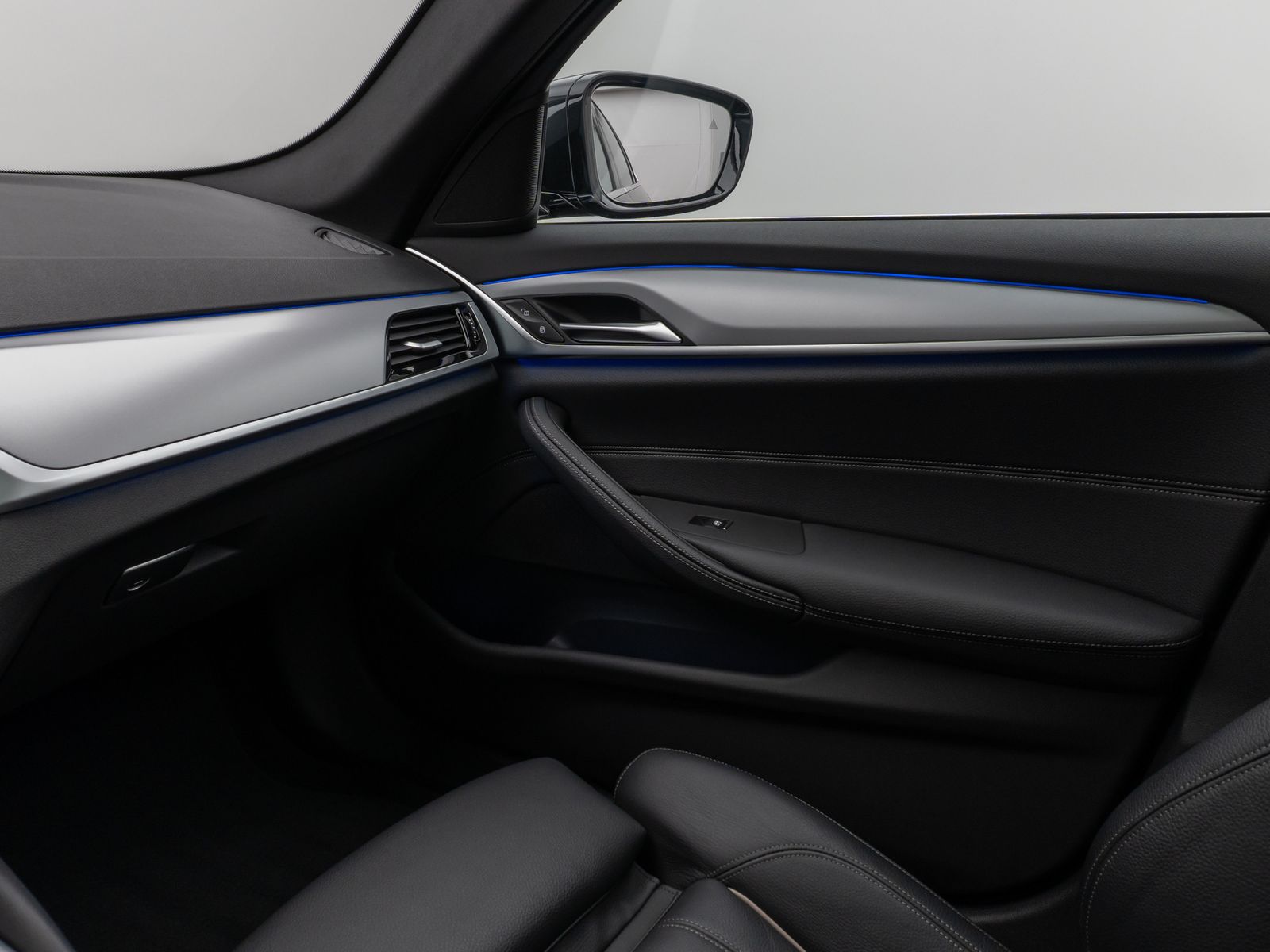 Fahrzeugabbildung BMW 530i xD Panorama Kamera Laser HUD HiFi Komfort