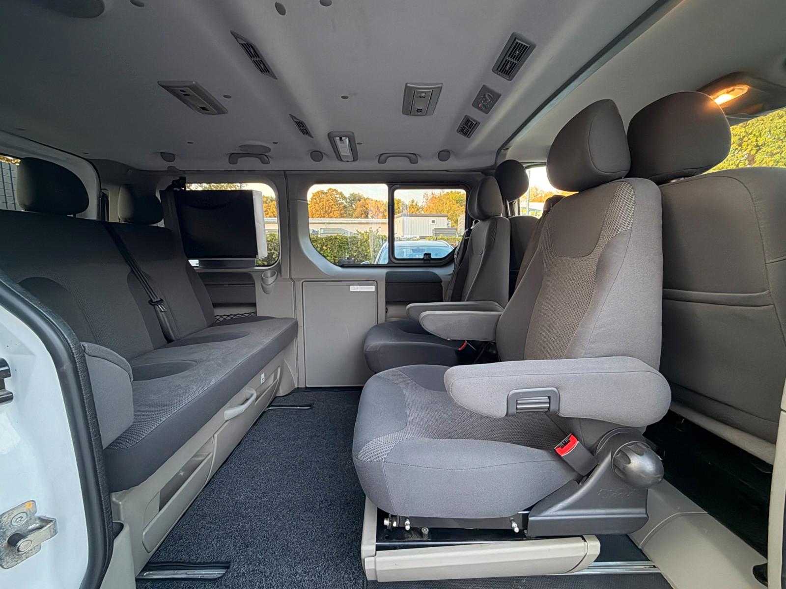 Opel Vivaro Life Cosmo Westfalia 2.5 CDTI 145 ch BVM / 7 places / Couchage + Table / Store / Chauffage auxiliaire