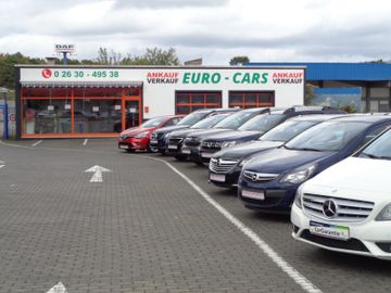 Fahrzeugabbildung Mercedes-Benz E 200 CGI Blue AT-Motor / XENON / NAVI
