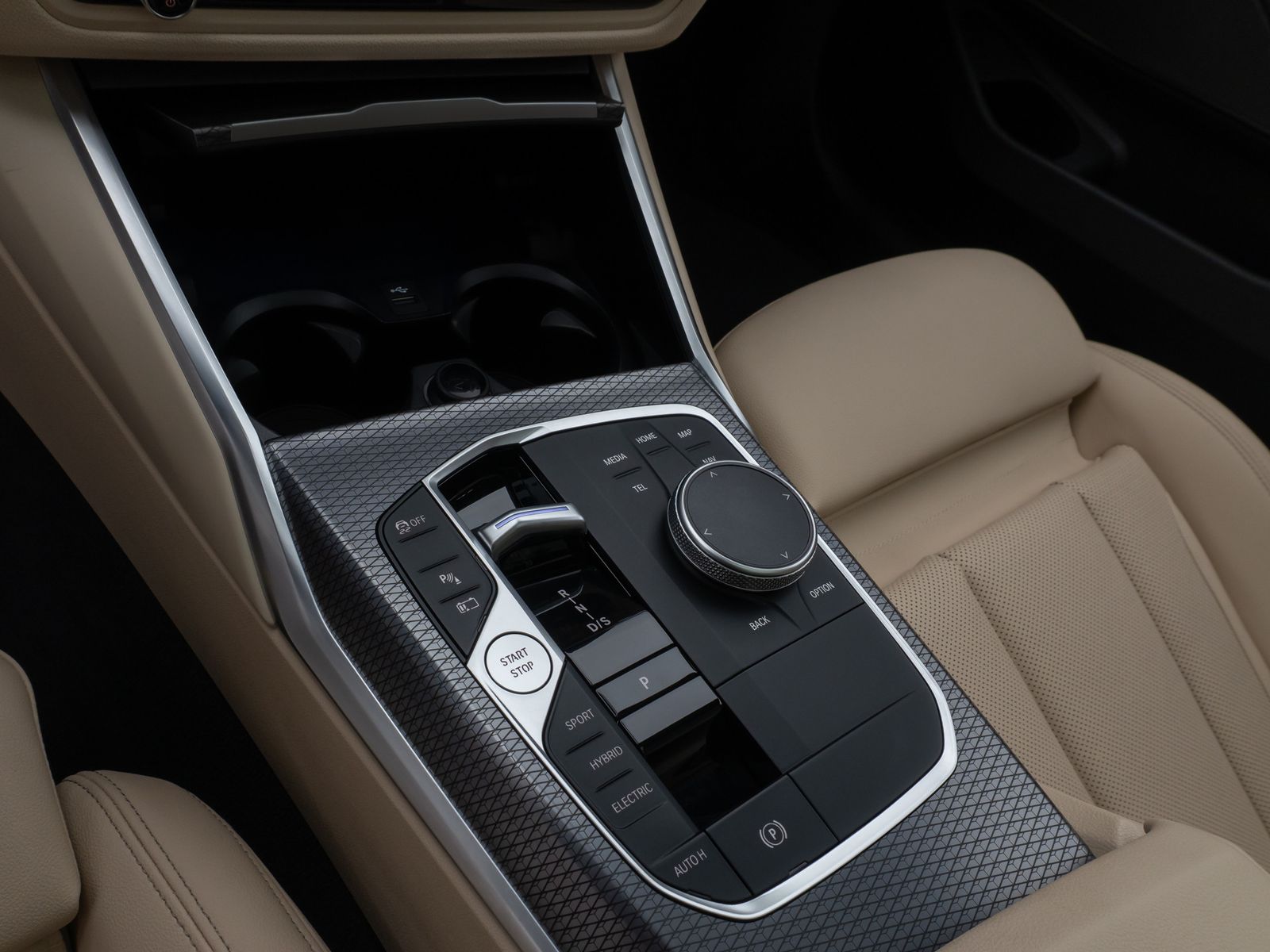 Fahrzeugabbildung BMW 330e M Sport Pro Panorama Kamera HUD H/K Komfort