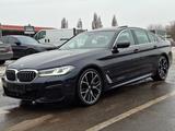 BMW 540 5 Limousine.d xDrive M-Sport.HeadUp.Panorama - BMW 540 mit Diesel-Antrieb: Schwarz, Limousine