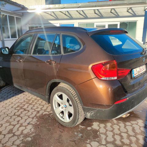 BMW X1 sDrive18d, AHK