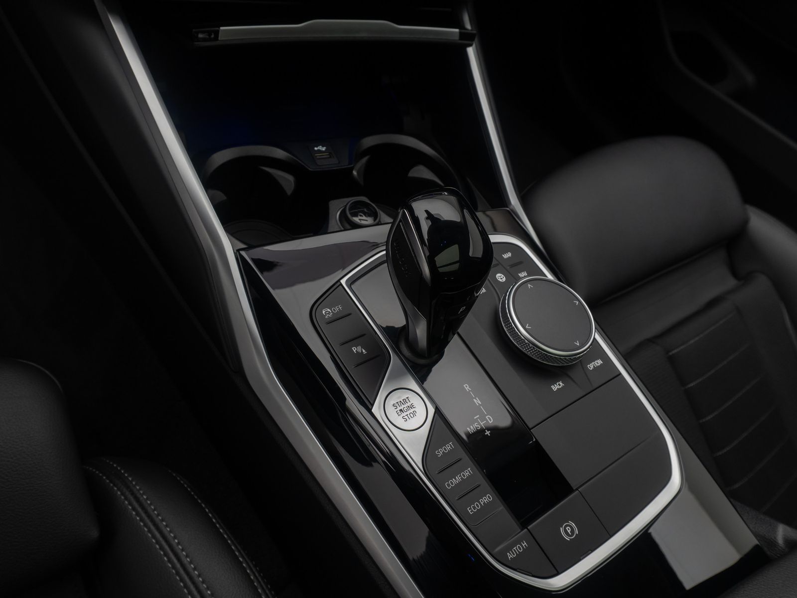 Fahrzeugabbildung BMW 330d xD Sport Line DAB Kamera Laser Panorama