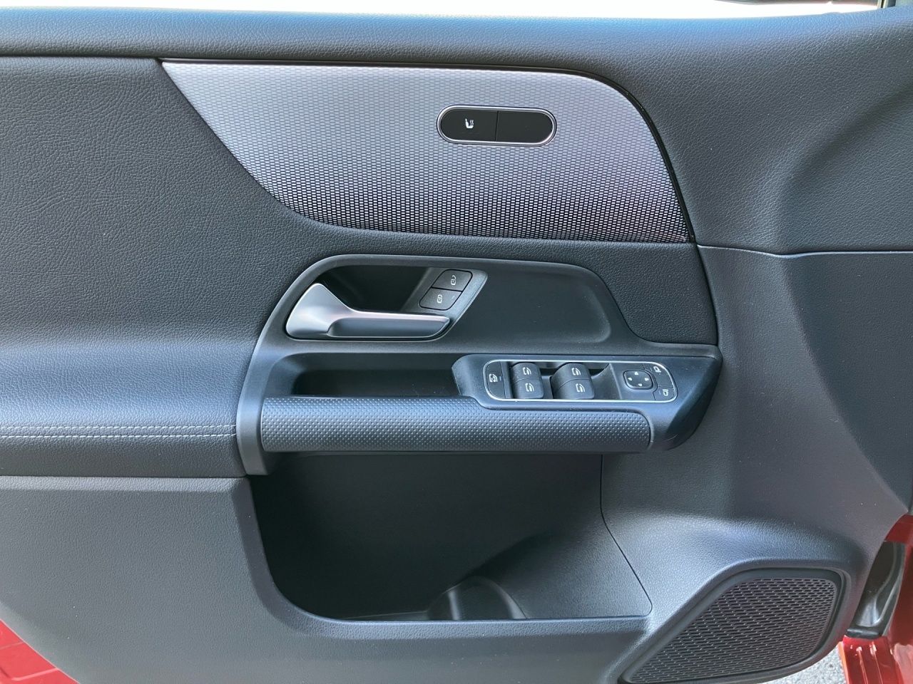 Fahrzeugabbildung Mercedes-Benz B 180 LED+NAVI+SHZ+CARPLAY+PARKASSIST.+VERKZ.ASS