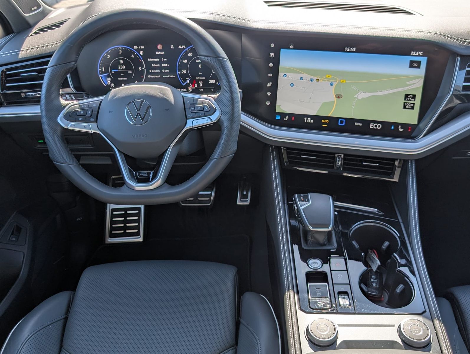 Fahrzeugabbildung Volkswagen Touareg 3.0TDI 4M R-Line VOLL Black 22" UPE 114T