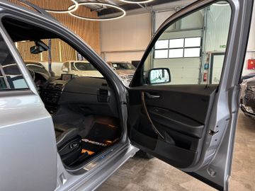 BMW X3 3.0d *Klima*SHZ*Navi*Xenon*TV*PDC*AHK*TÜV*