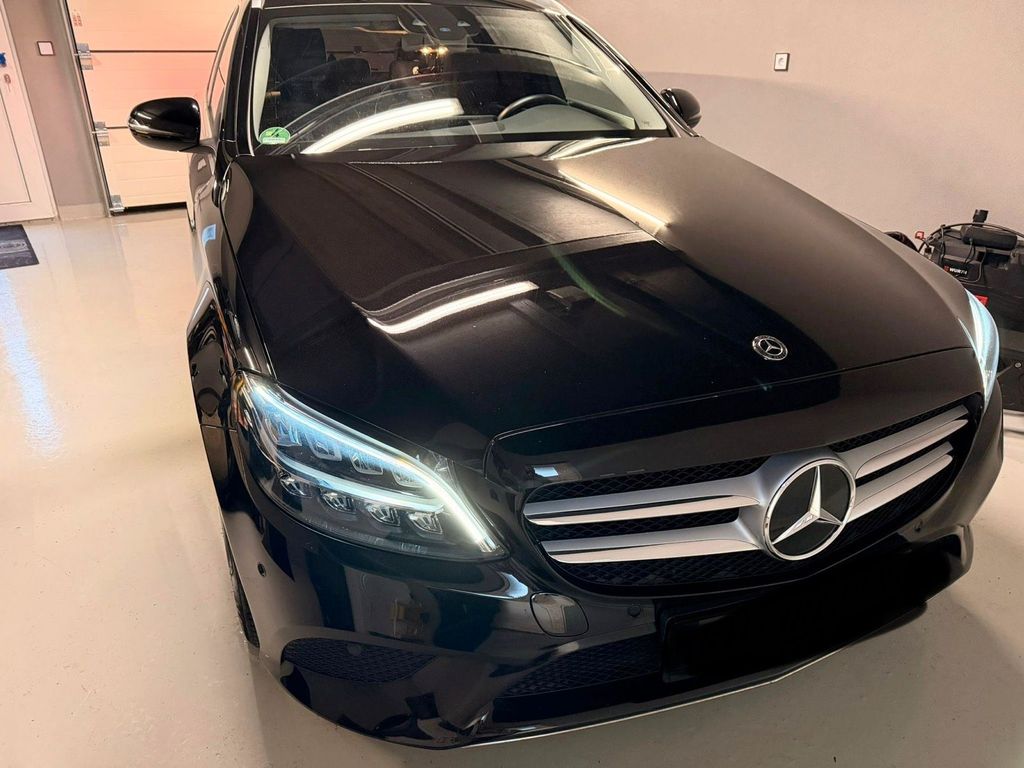 Image of Mercedes-Benz C 180