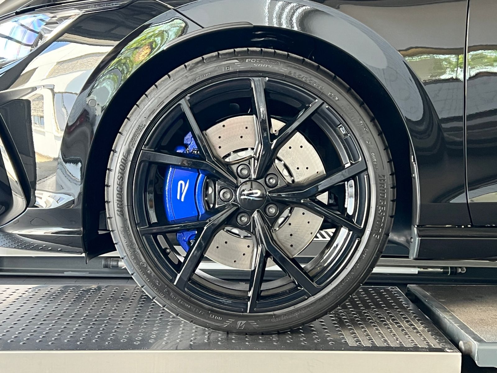 Fahrzeugabbildung Volkswagen Golf VIII R 2.0 TSI DSG 4MOTION *R-Performance P