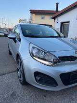 Kia Rio Spirit - Kia Rio aus 2012 mit Diesel-Antrieb
