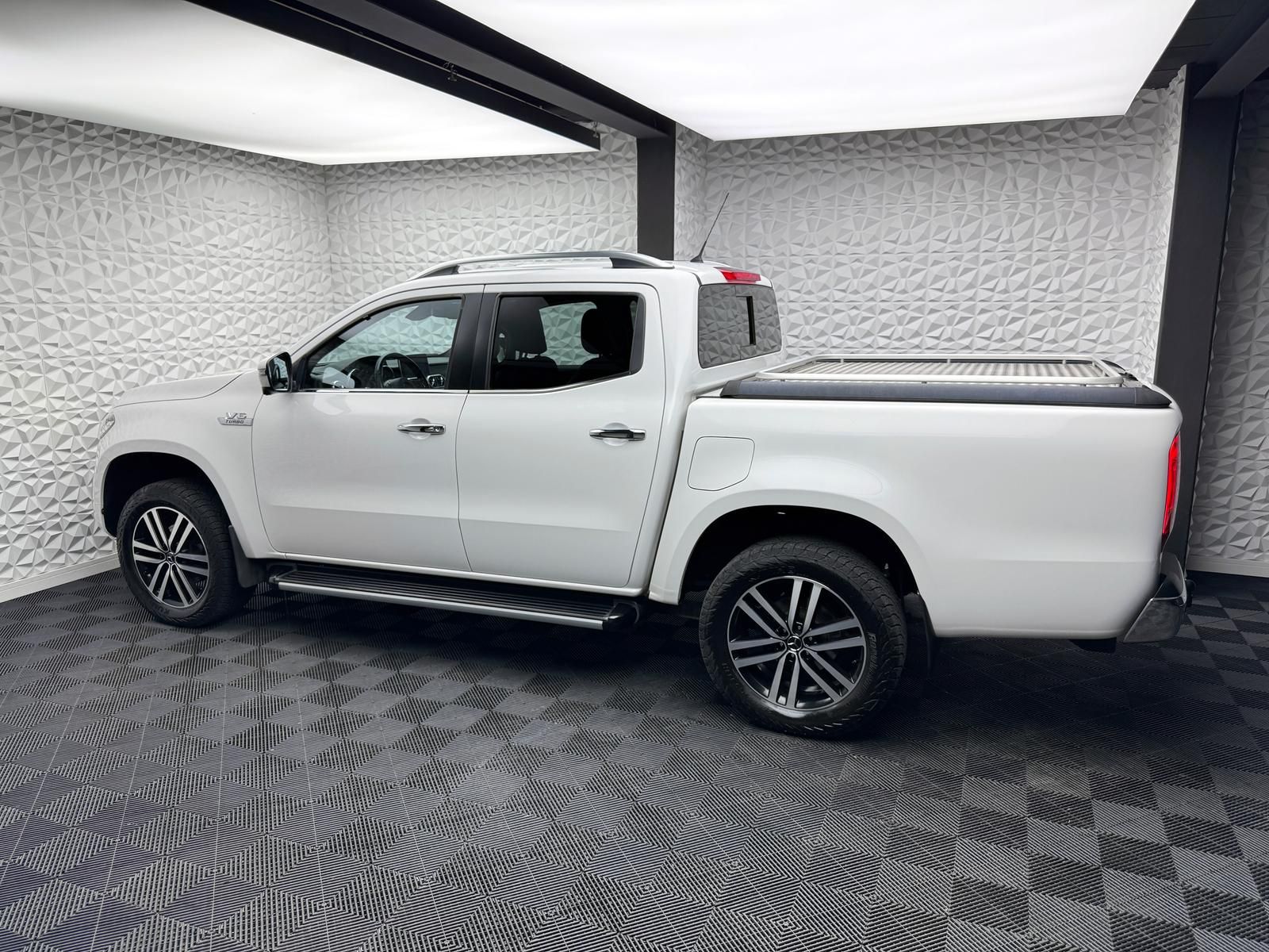 Fahrzeugabbildung Mercedes-Benz d POWER-EDITION/4MATIC/LED/KEYLES/360°/AHK