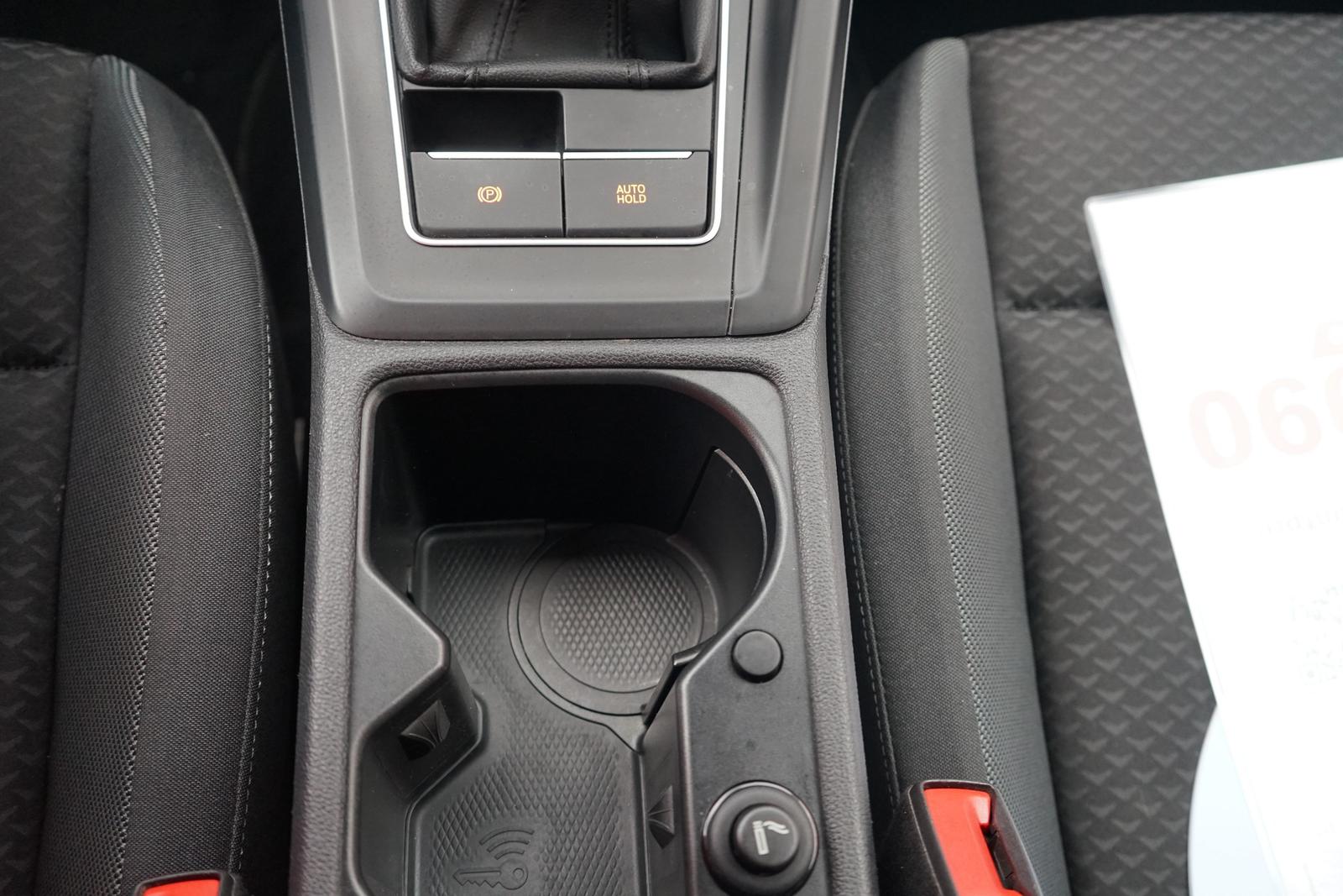 Volkswagen Golf VIII 1.5 TSI Life LED Navi Sitzheizung DAB, миниатюра 14