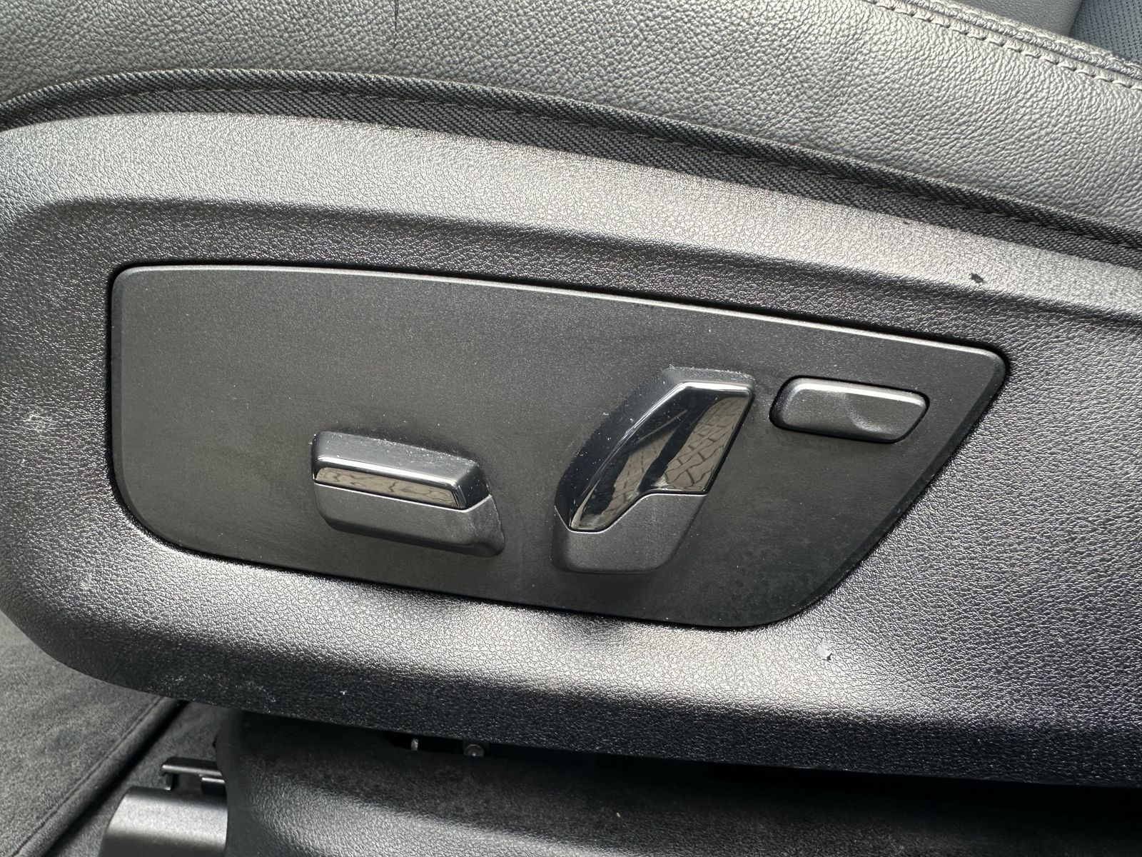 Fahrzeugabbildung BMW 520d M-Sport NAV+LED+ACC+SHZ+VCOCK+LEDER+KEYLESS