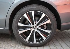 Fahrzeugabbildung Mercedes-Benz E 300 e Lim. Avantgarde 360-Kam Navi LED SHZ SD