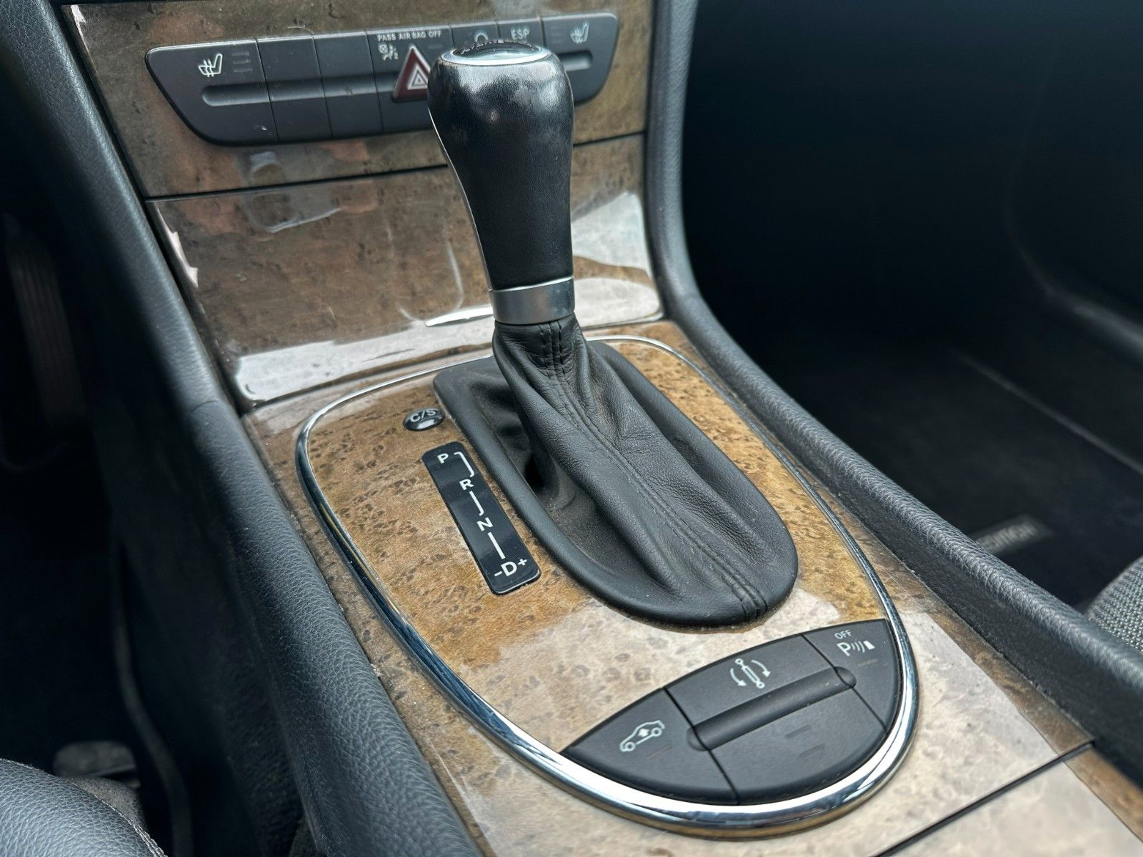 Fahrzeugabbildung Mercedes-Benz T-Modell E 230 Autom. / Navi / Luftfahrwerk