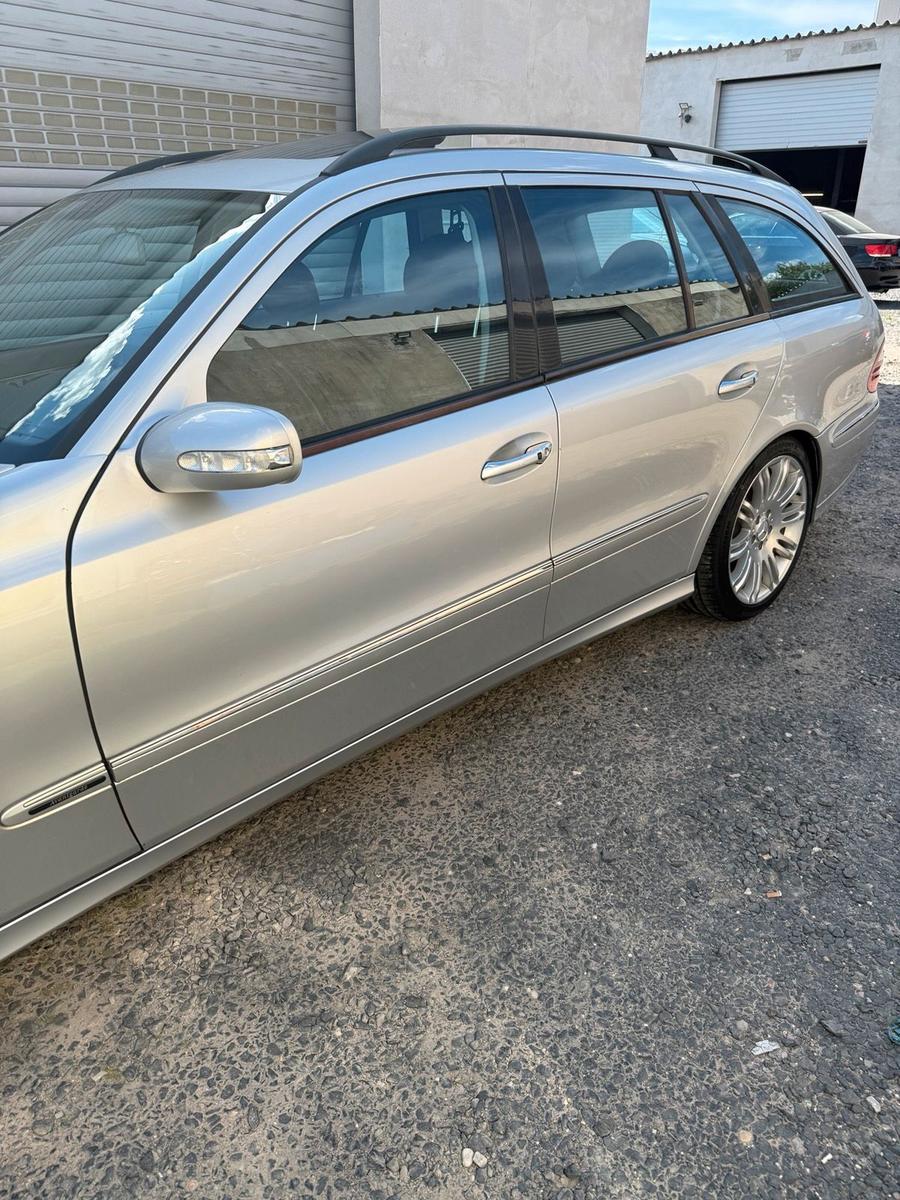 Mercedes-Benz E500 2005 — photo 6