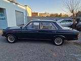 Mercedes-Benz 230 E W123 Automatik - Mercedes-Benz W123