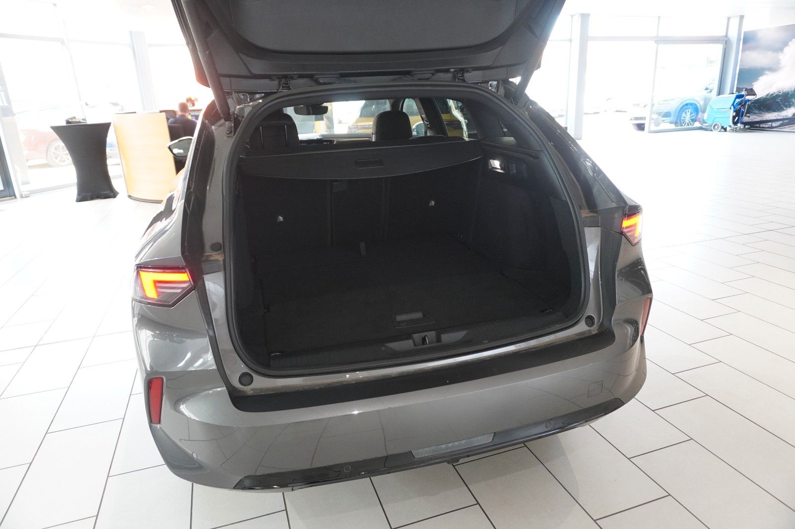 Fahrzeugabbildung Opel Astra L ST 1.2T GS SPORT NAVI/LED/360°/PANO./HUD