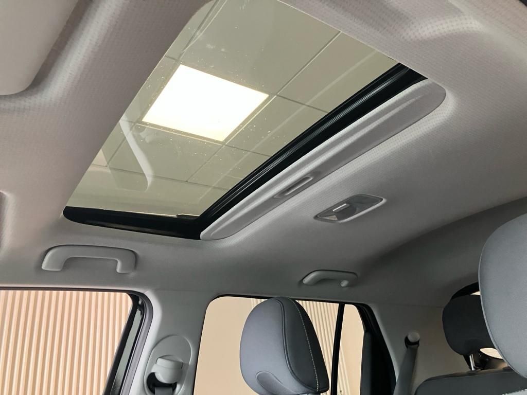 Fahrzeugabbildung Hyundai INSTER Cross EV 49 kWh KlimaA Navi KAM PDC SHZ
