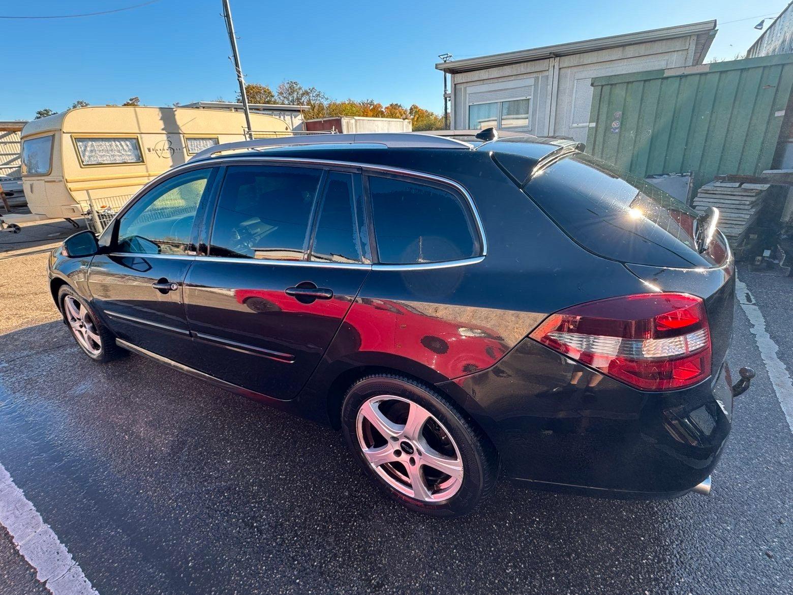 Renault Megane 2015 — вигляд ззаду