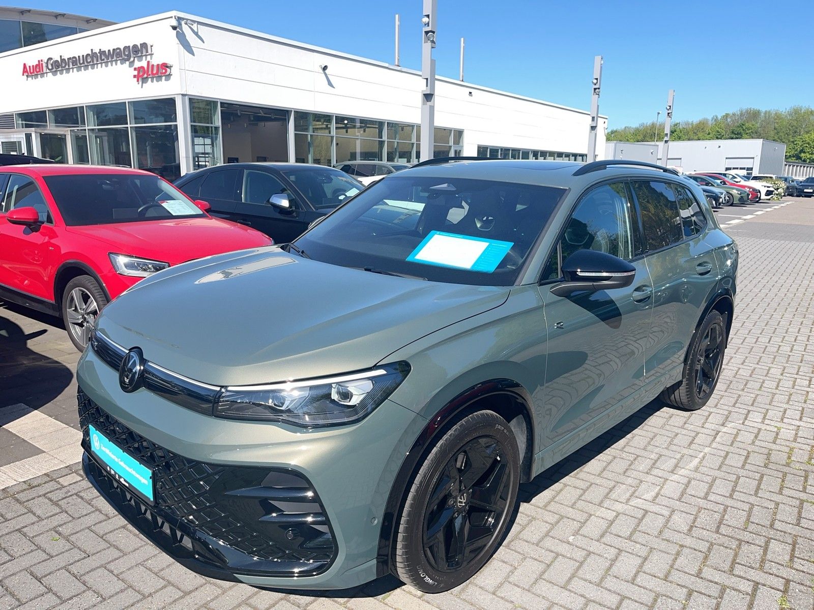 Volkswagen Tiguan 2.0 TDI R-LINE Matrix Pro-Max StaHz Pano foto 1