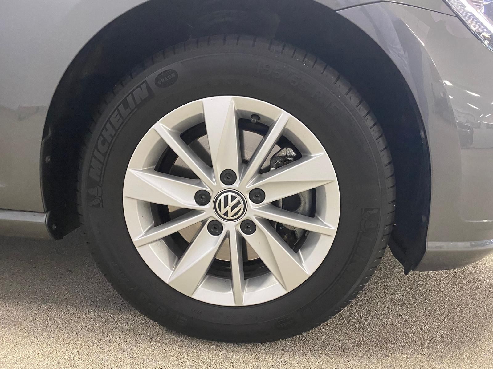 Fahrzeugabbildung Volkswagen Golf Variant 1.0 TSI Trendline BMT+KLIMA+PDC+LED