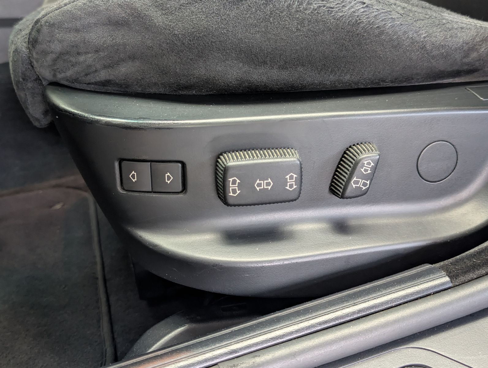 Fahrzeugabbildung BMW 530 i 3.0 Shadow M Sport LPG*MEMO*TEMP*SHZ*XENON