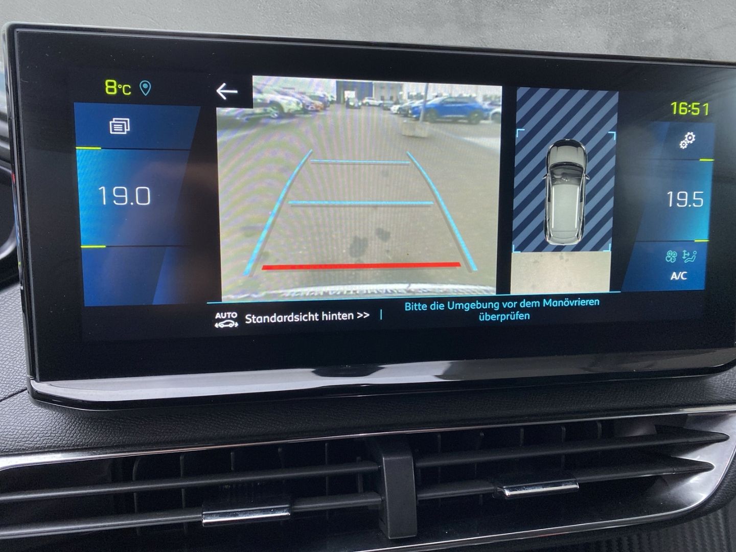 Fahrzeugabbildung Peugeot 3008 Hybrid 225 Allure 1.6 Plug-In EU6d