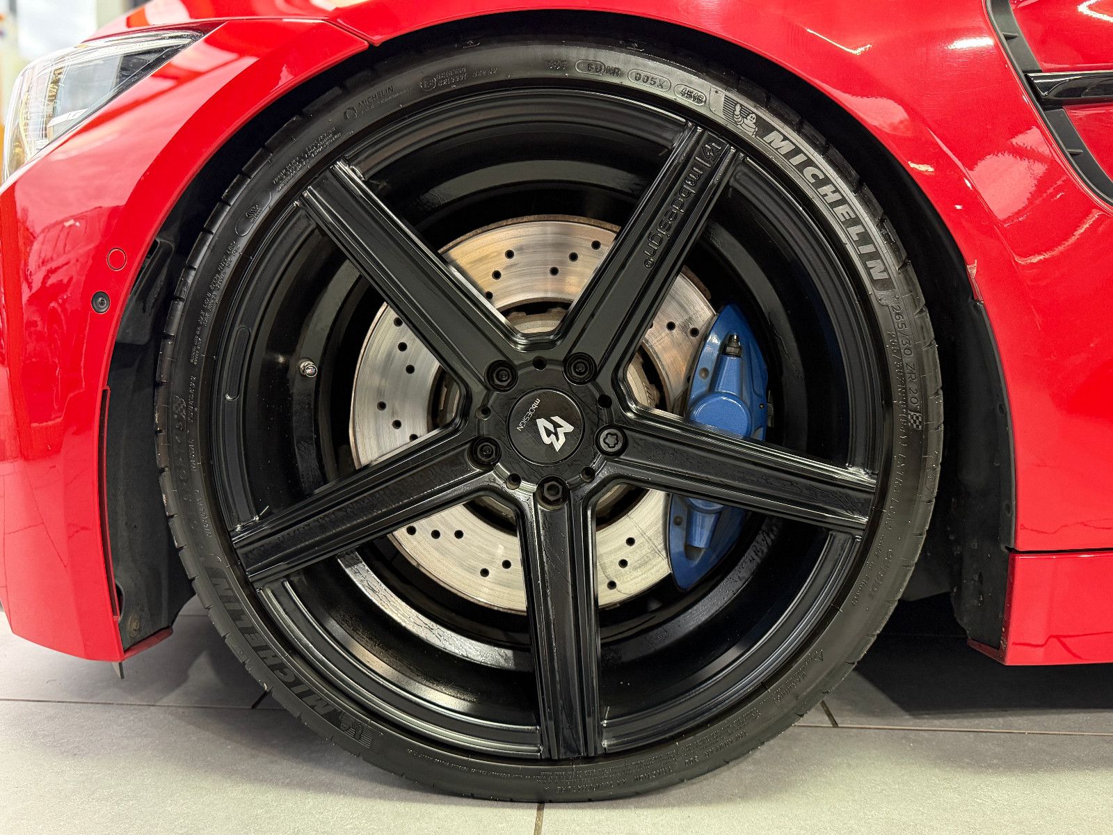 Fahrzeugabbildung BMW M4 Coupe |LCI|INDIVIDUAL|AULITZKY|KW|H/K|