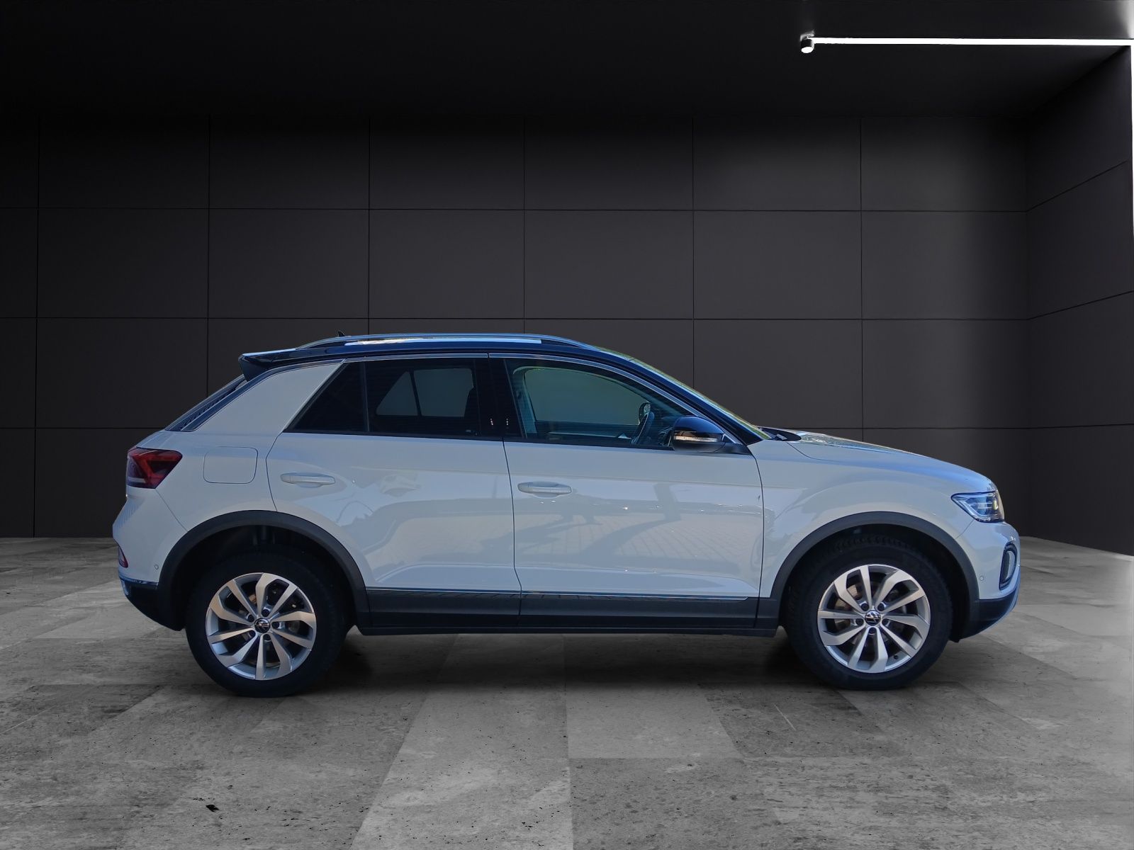 Fahrzeugabbildung Volkswagen T-Roc TDI Style AHK AID ACC RFK SH LM