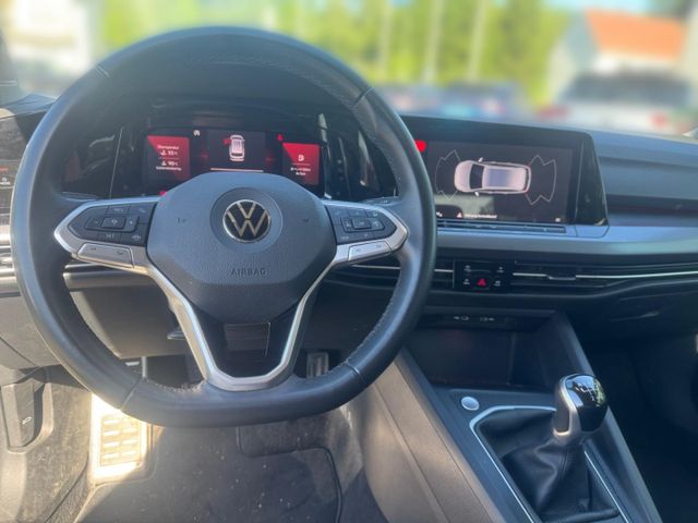 Golf VIII Active 1.5 TSI LED Navi AHK Climatroni