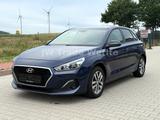 Hyundai i30 1.4 YES! Kamera Navi LED PDC Spurassi AHK 16 - Hyundai i30: Limousine, N
