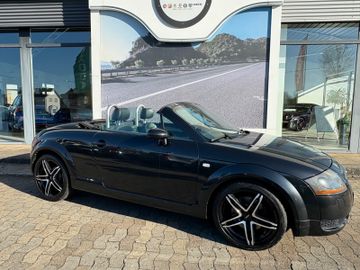 Fahrzeugabbildung Audi TT Roadster 1.8 T Xenon Leder SHZ Klimaaut. uvm.