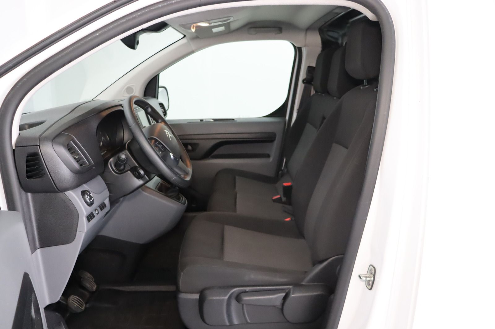 Fahrzeugabbildung Citroën Jumpy Kasten Club L2H1 * Klima * Navi * AHK