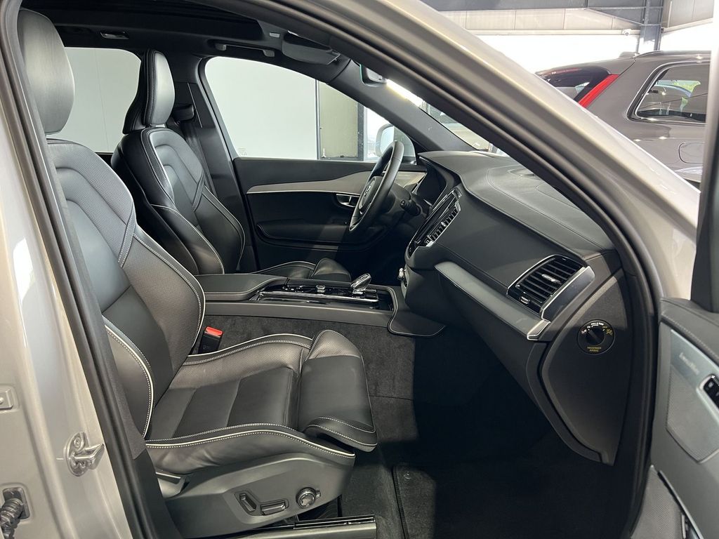 Volvo XC90 T8 Plus Bright Recharge AWD FourC AHK B&W