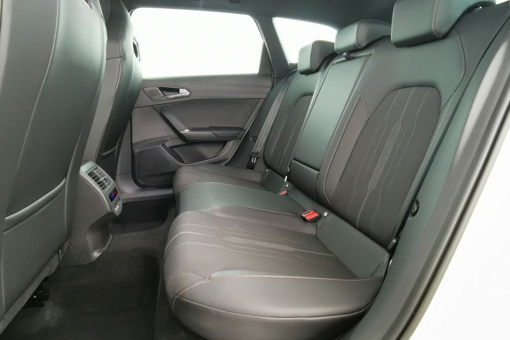 Cupra Leon SP 1.4 TSI e-HYBRID 150kW Tempo*PDC*RFK*Nav