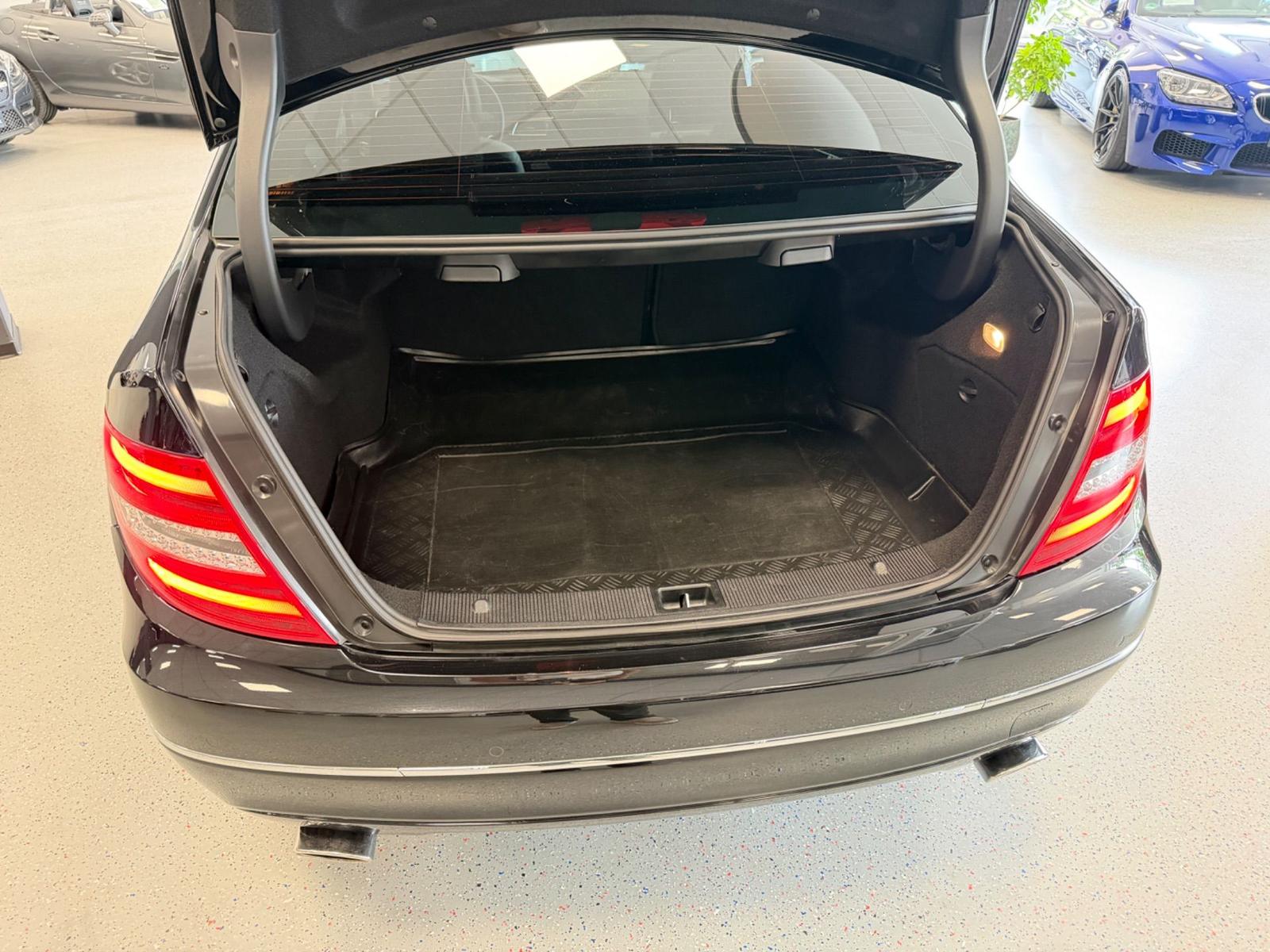 Mercedes-Benz C 350 CGI 4MATIC Avantgarde|Navi|Spurh|HK|Garan.