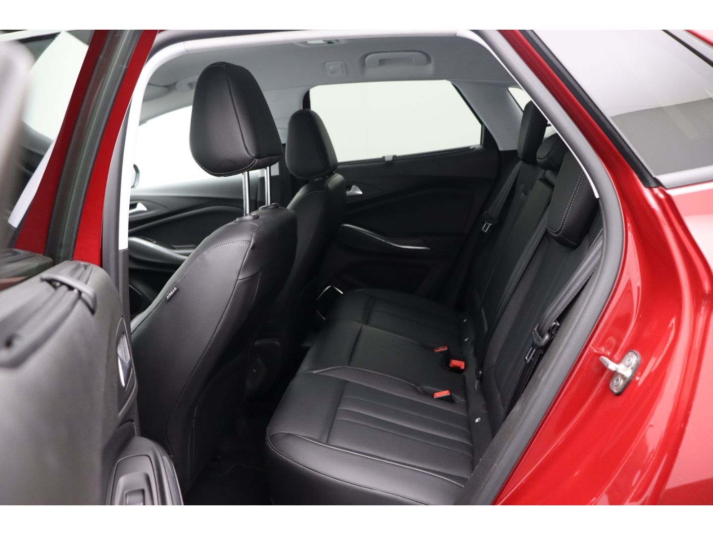 Fahrzeugabbildung Opel Grandland 1.6 Ultimate Plug-in-Hybrid 4 ACC AHK