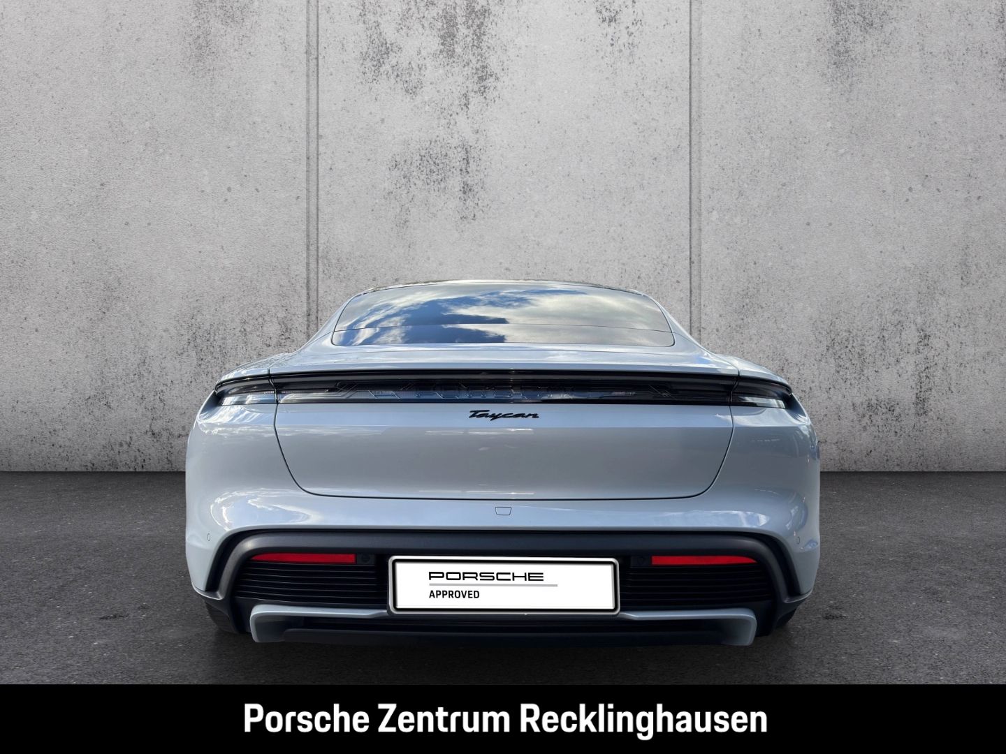 Porsche Taycan Black Edition SportDesign Paket Luftfeder foto 6