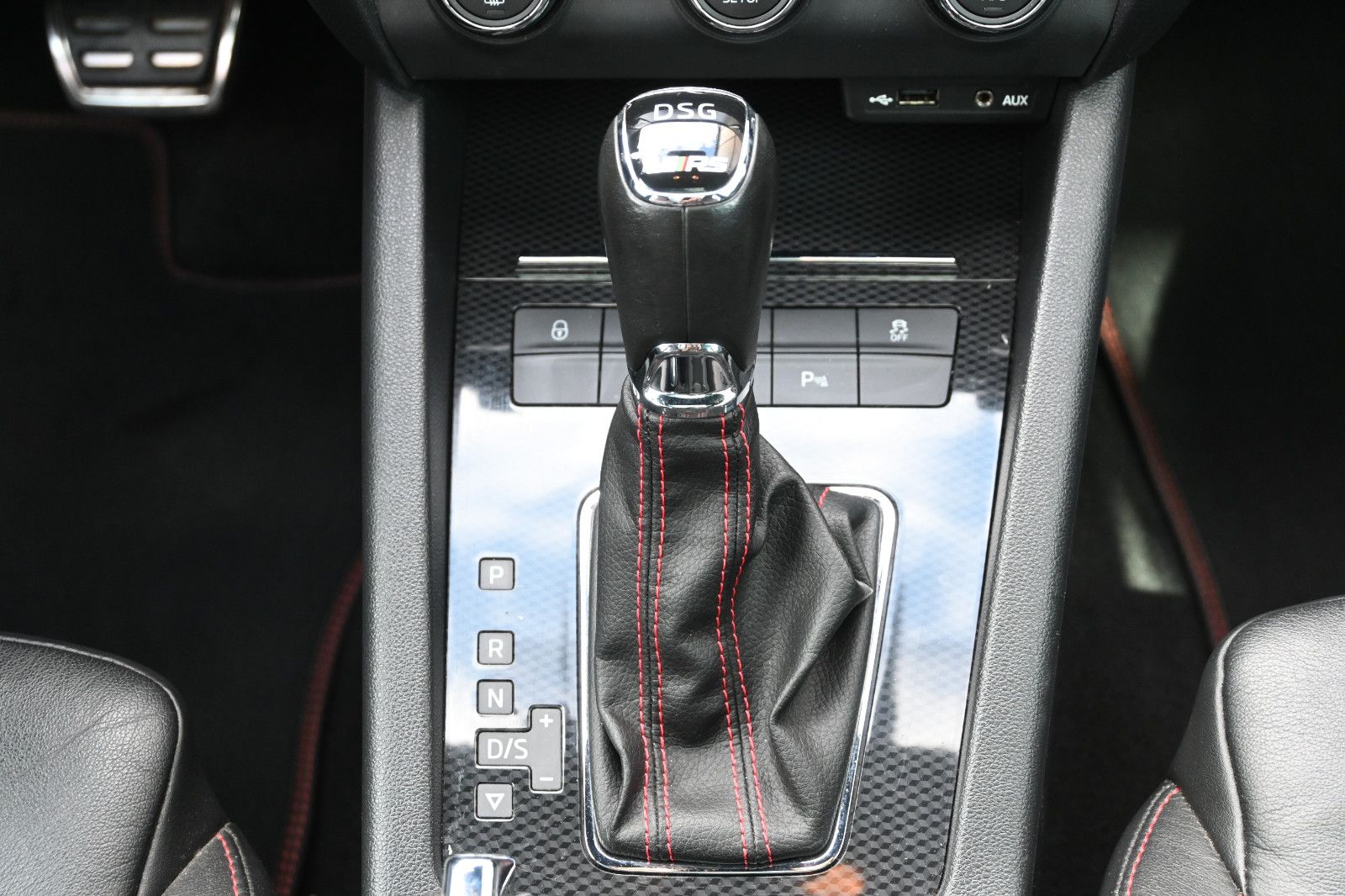 Fahrzeugabbildung SKODA Octavia 2.0 TDI Green tec DSG RS Combi °AHK°STHZ