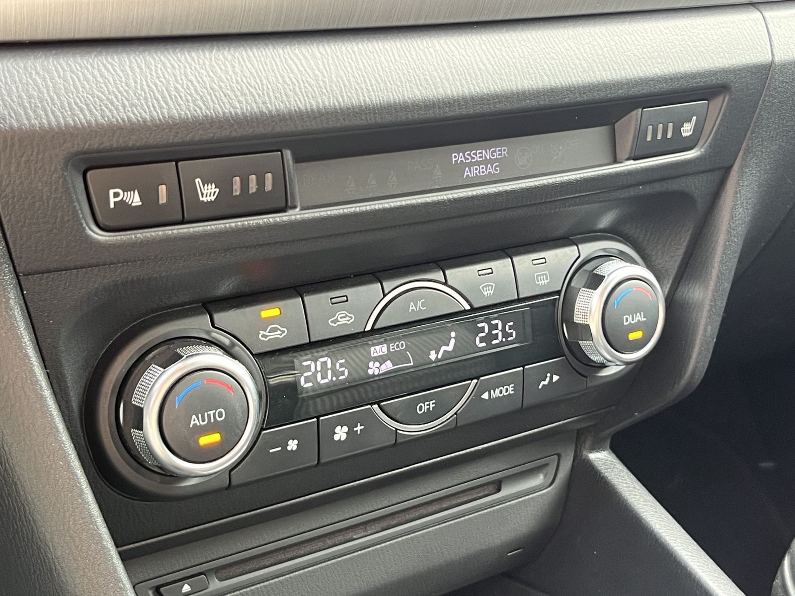 Fahrzeugabbildung Mazda 3 Sports-Line*SHZ*NAVI*XENON*HuD*