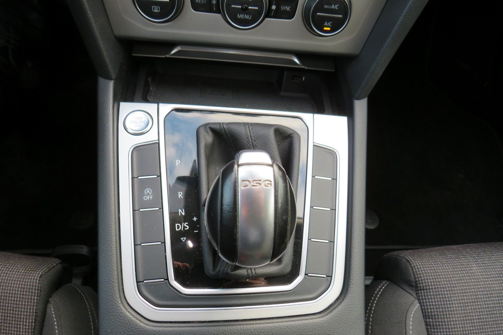 Fahrzeugabbildung Volkswagen Comfortline ACC LED KAMERA AHK NAVI APP-CONNECT