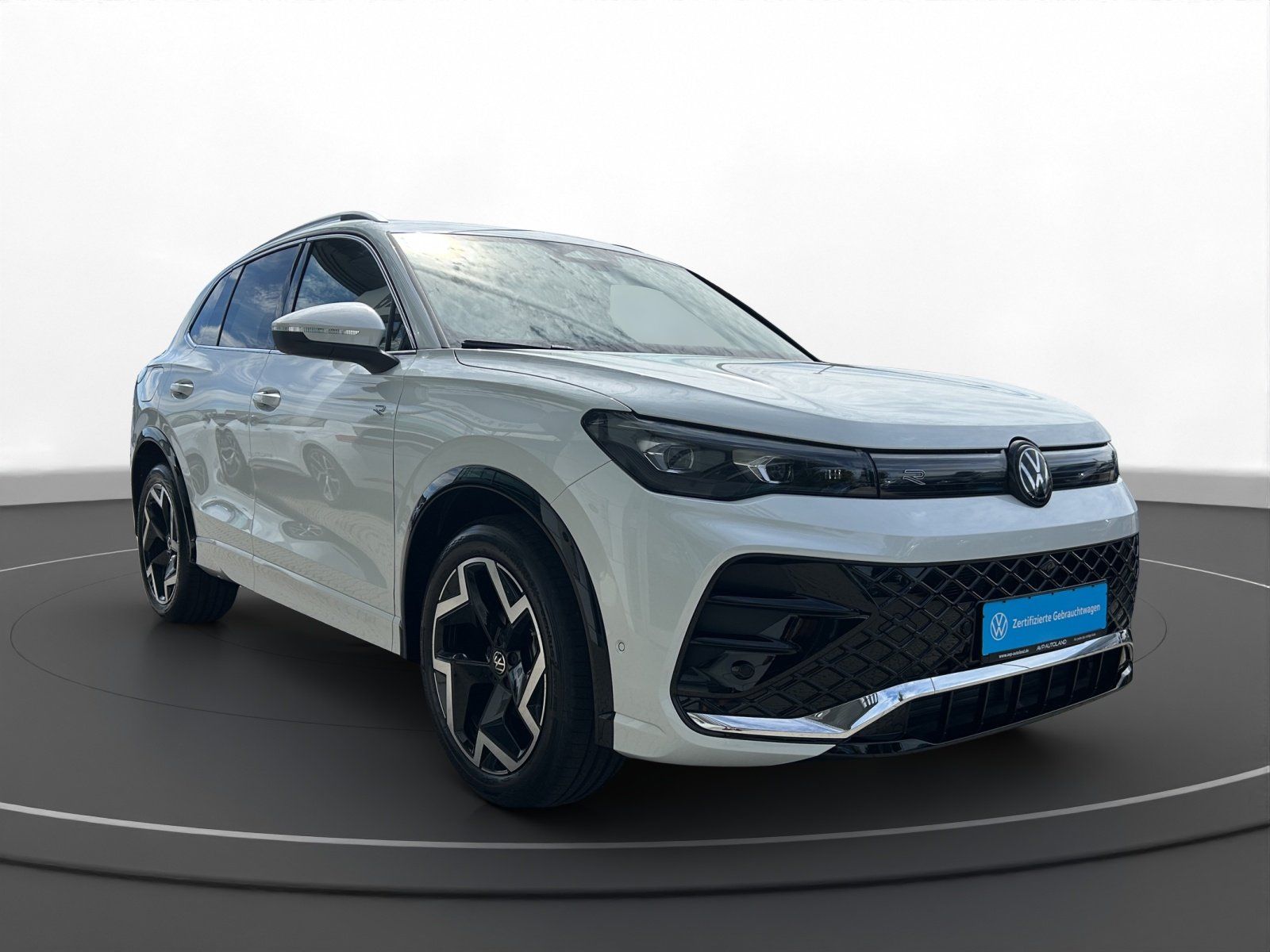 Volkswagen Tiguan 1.5 eTSI DSG R-Line NAVI LED AHK foto 4