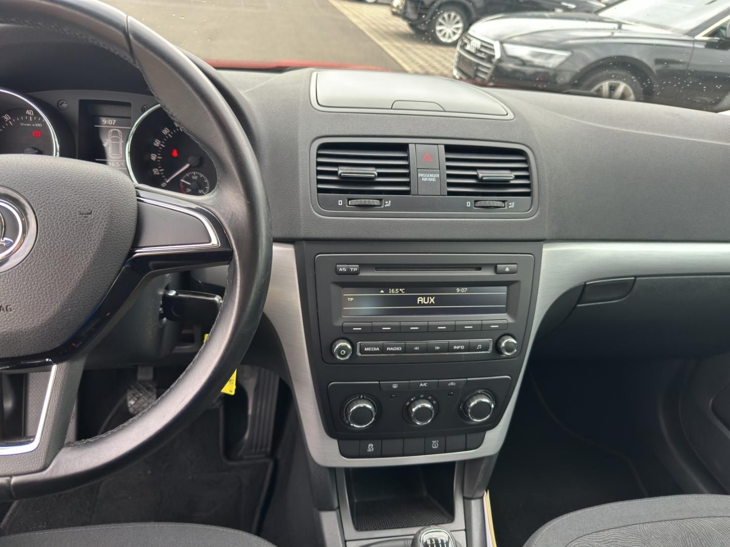 Fahrzeugabbildung SKODA Yeti Ambition 1.2 TSI, GRA,LM-R?der,Klima,PDC,Sc