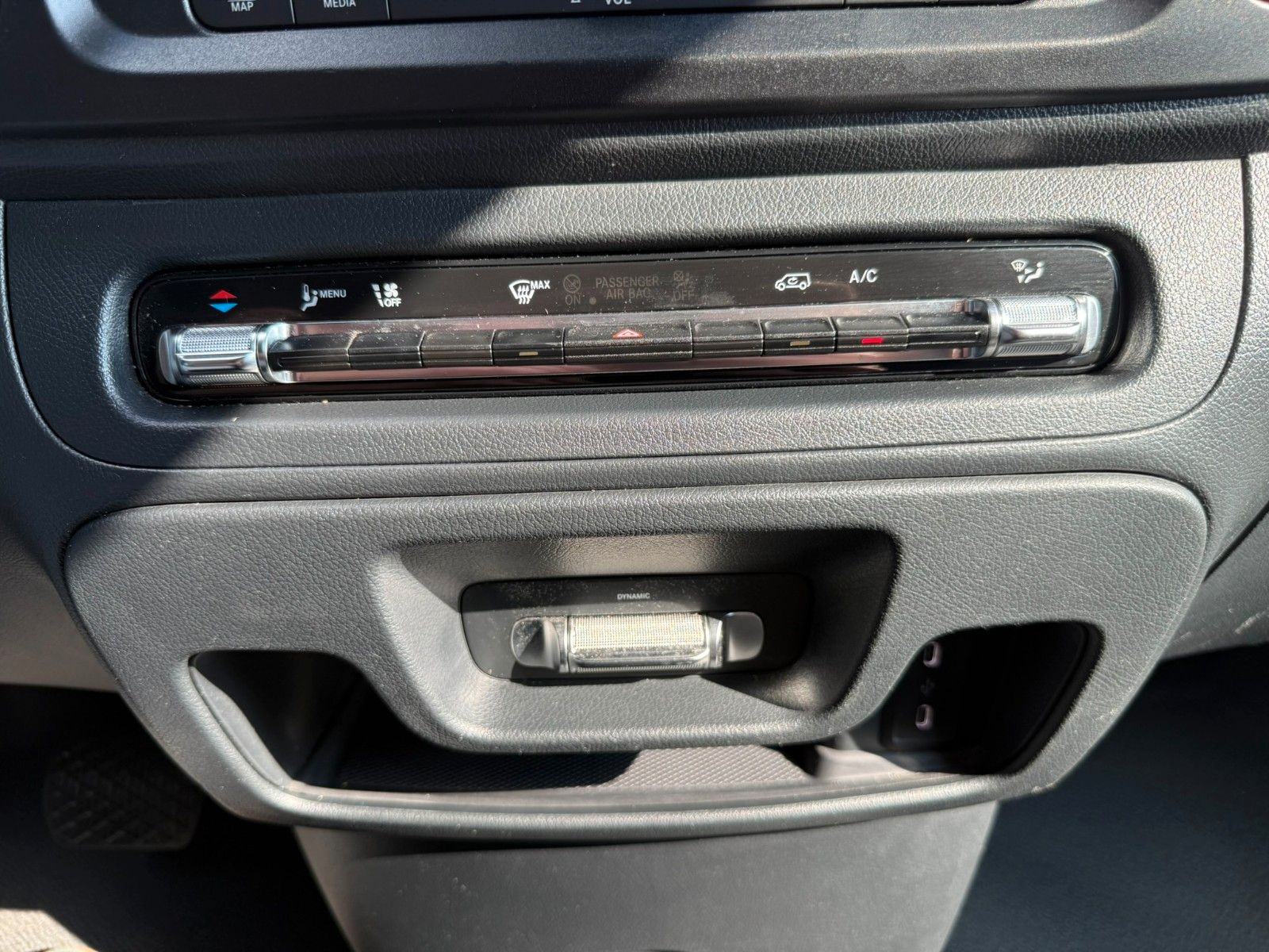 Fahrzeugabbildung Mercedes-Benz Vito 116 CDI 9G Klima Kamera SHZ