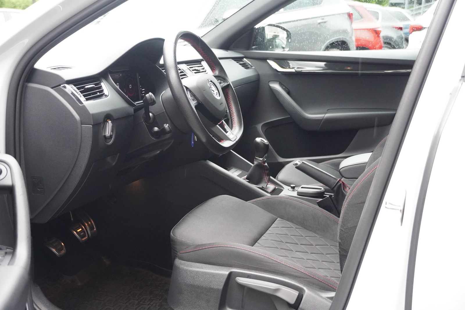 Skoda Octavia Combi 2.0 RS 245 Navi Digitales Cockpit foto 25
