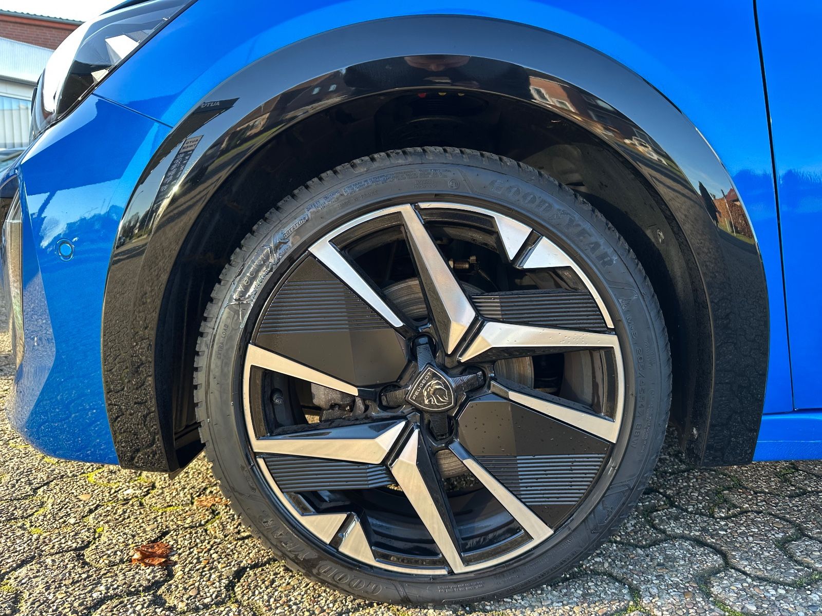 Fahrzeugabbildung Peugeot 208 GT PureTech 100 Navi/LED/ 360°Kamera/Keyless