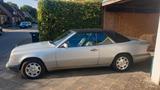 Mercedes-Benz 220 - Mercedes-Benz 220 mit Benzin-Antrieb: Cabrio