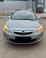 Opel Astra J Sports Tourer Selection - Opel Astra: Selection